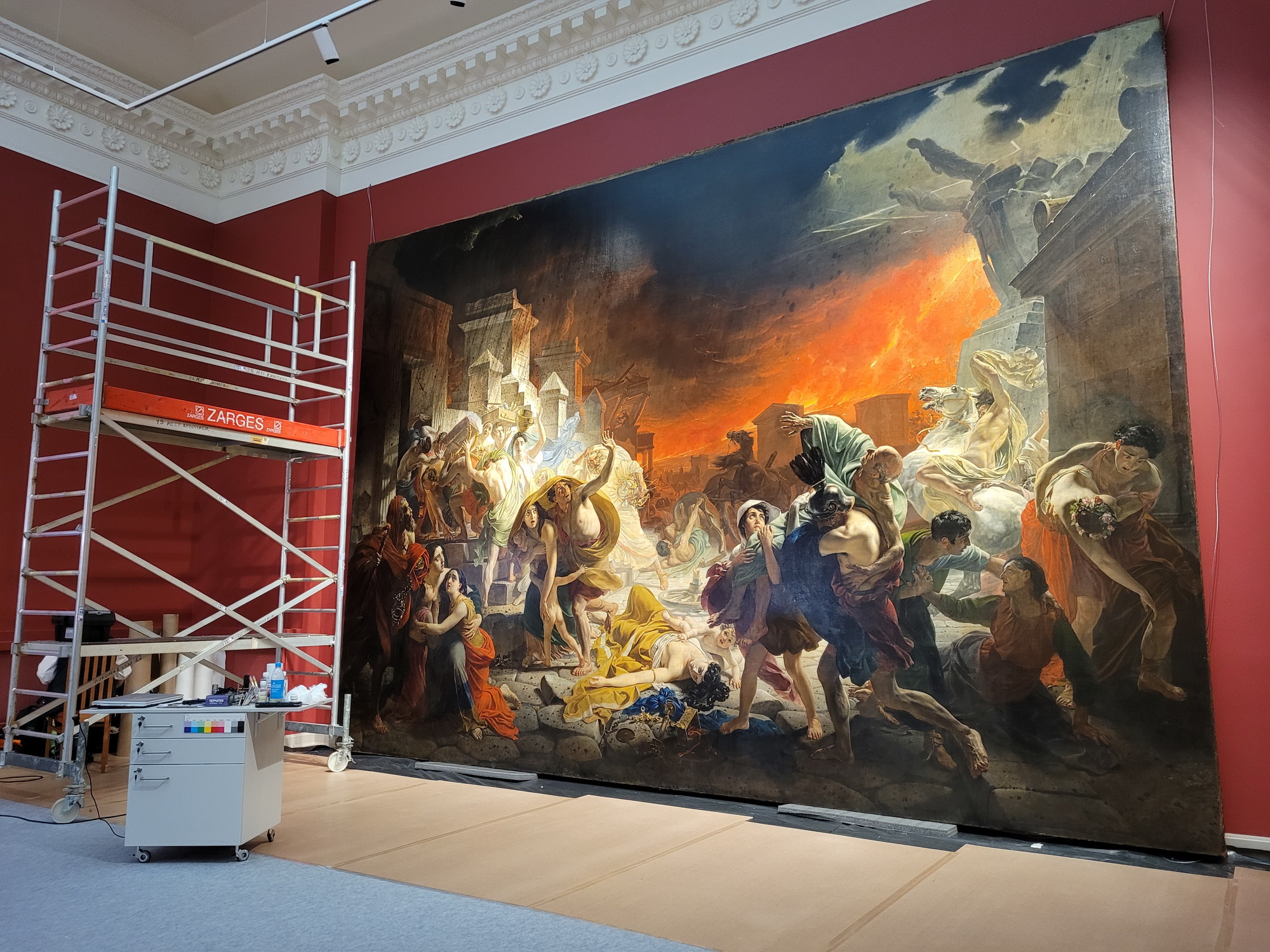 Русский музей приступил к реставрации знаменитой картины. Ее площадь — почти 30 квадратных метров