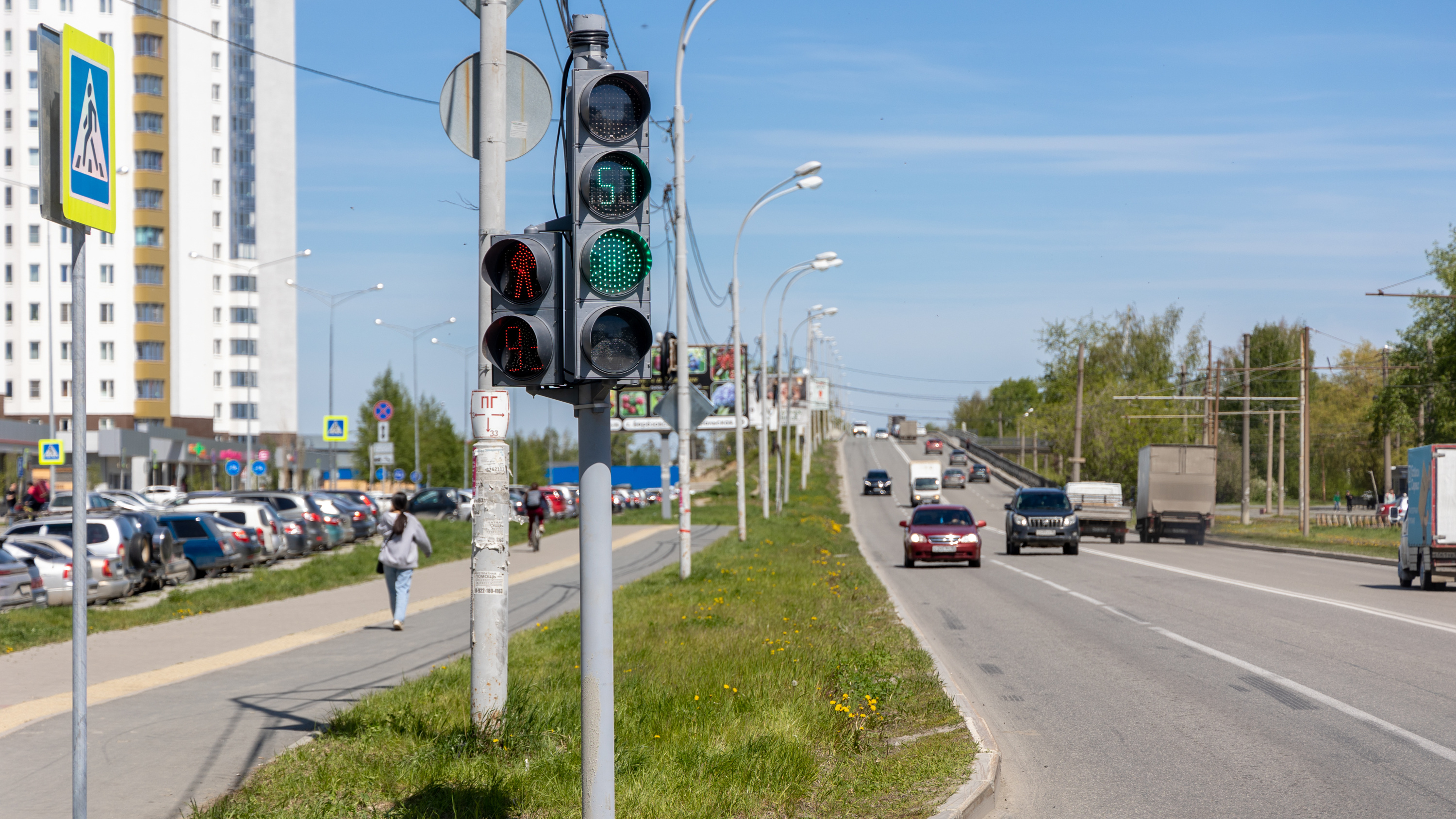Готовиться к пробкам? В Екатеринбурге на загруженной улице установили новый светофор