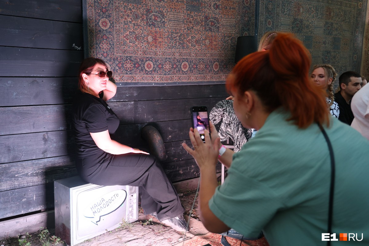 В «Теле-Клубе» летом также <a href="https://www.e1.ru/text/entertainment/2023/07/29/72546074/" class="_" target="_blank">устраивали фестиваль</a>, посвященный лихим 90-м В «Теле-Клубе» летом также <a href="https://www.e1.ru/text/entertainment/2023/07/29/72546074/" class="_" target="_blank">устраивали фестиваль</a>, посвященный лихим 90-м