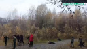Посадили в круг и били по лицу и голове: массовая драка подростков на Алтае попала на видео — полиция проводит проверку