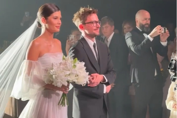 Звезда «Уральских пельменей» опубликовала фото со своей свадьбы