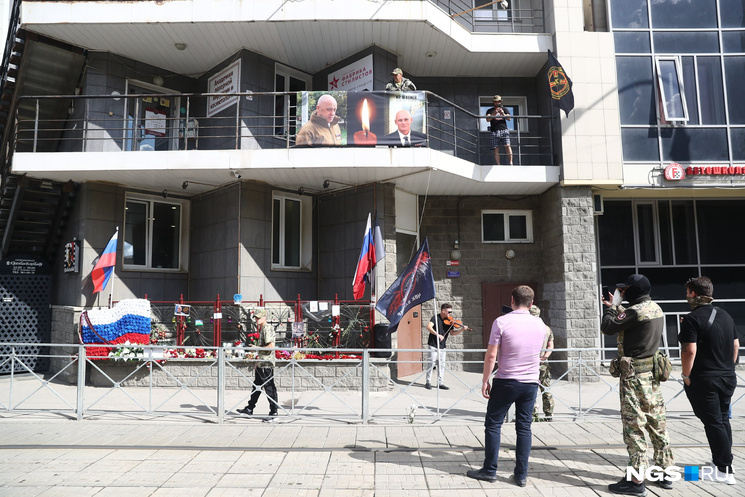 Так мемориал выглядел 1 сентября Так мемориал выглядел 1 сентября