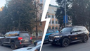 «Люби себя, чихай на всех»: ярославцы накинулись на родителей, бросающих авто у элитной школы в центре