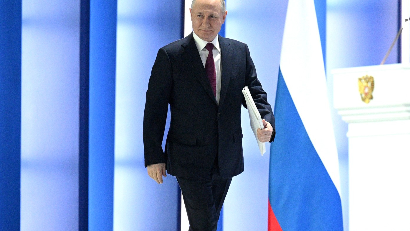 Повышение МРОТ, повышение вычетов, честные выборы: 7 главных обещаний из послания Путина