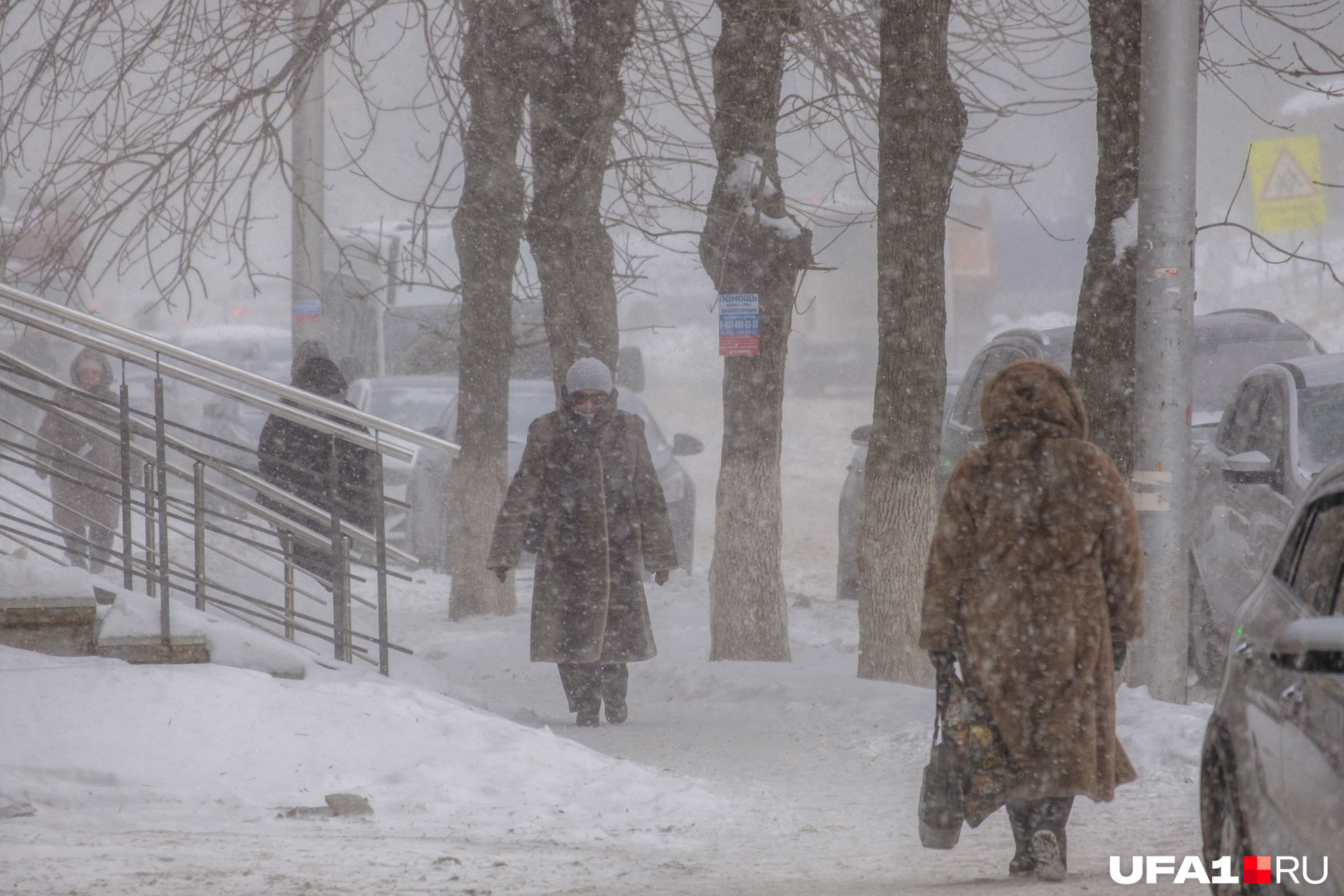 Как ветер влияет на человека. Значение ветра доячеловека. Влияние облачности на полёт авиация. Муссоны это в географии. Влияние ветра на человека.