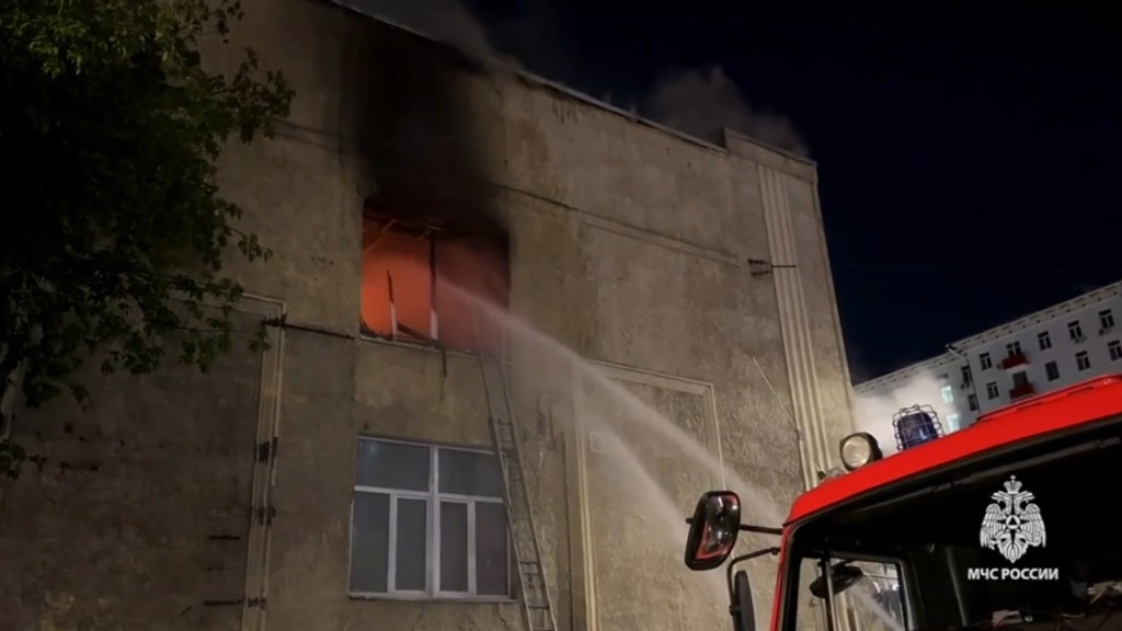 Крупный пожар на востоке Москвы. Загорелось здание управы района Соколиная Гора