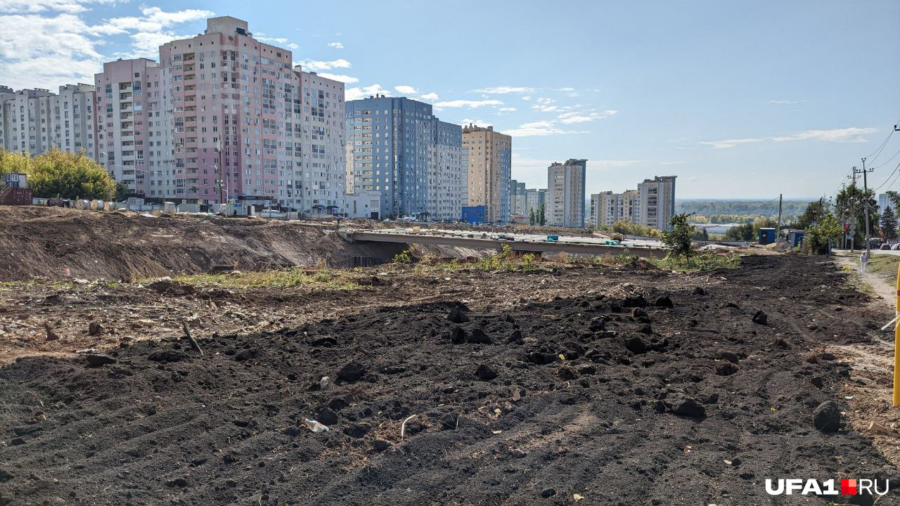 Рядом со стройкой есть и другие жилые дома