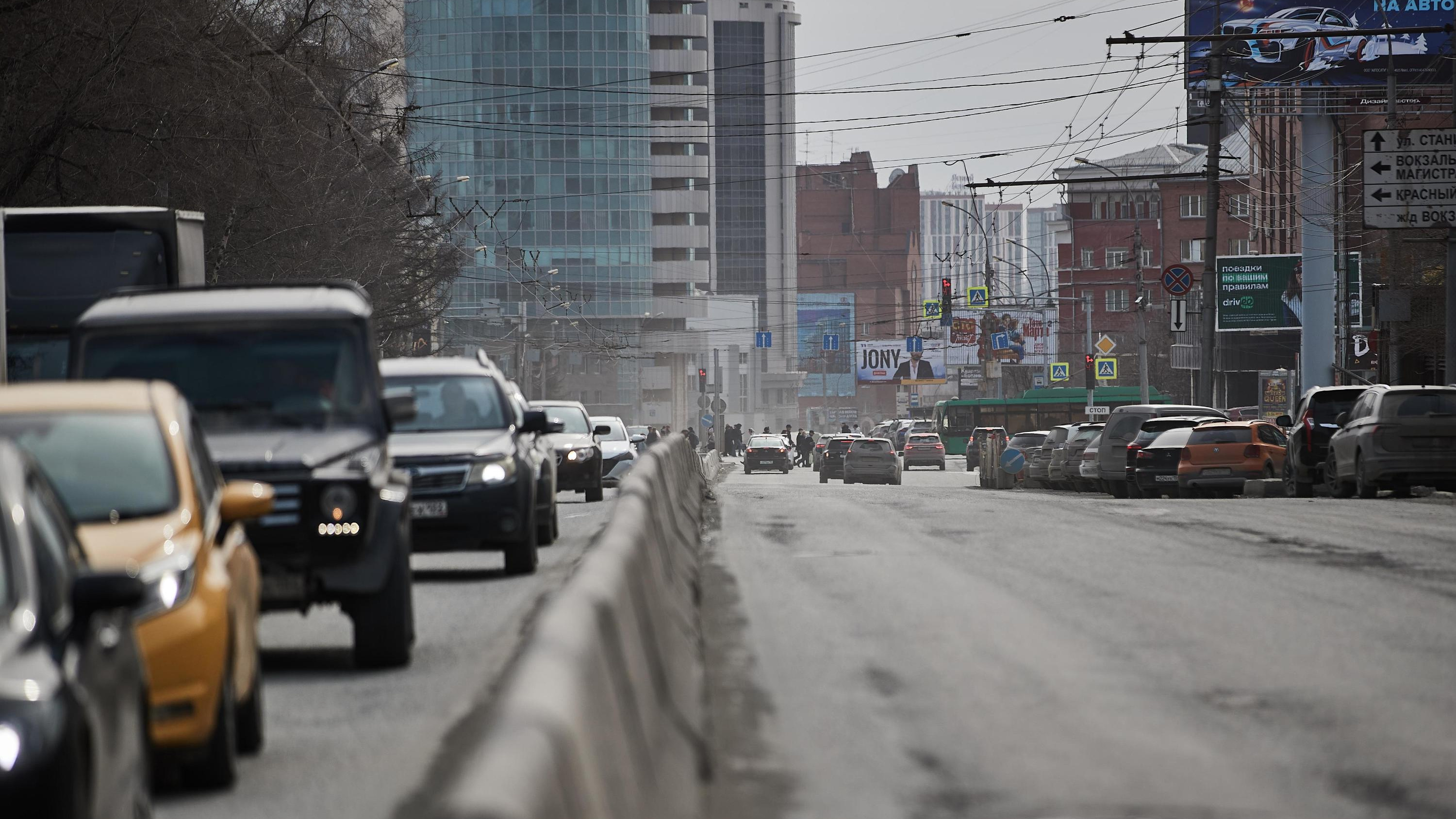 Мэрия Новосибирска назвала причины появления пыли в воздухе — как с ней борются