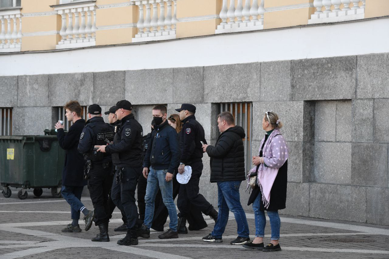24 апреля спб. Милиция Питер 2009. Арест в Петербурге. Полиция СПБ. Санкт-Петербург сегодня.