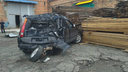 Грузовик протаранил легковушку на складе во Владивостоке — погиб рабочий. ДТП попало на камеры