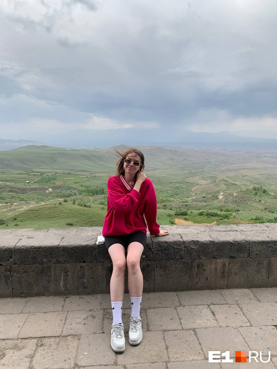 — Невероятно теплая и бесконечно красивая Армения! Отдых среди гор и чистого воздуха был самым-самым лучшим! — убеждена Инна