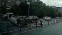 ДТП с перевернувшейся машиной на Братьев Кашириных попало на видео