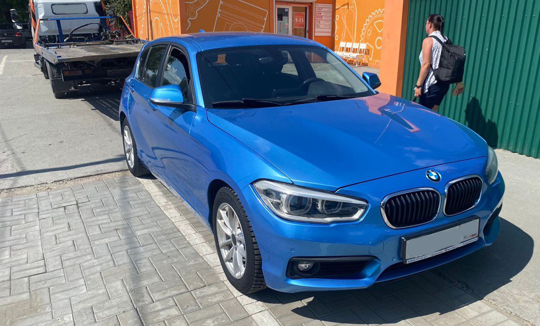 Сибирячка попыталась продать BMW 118i, который взяла в кредит, — вместо покупателей пришли приставы