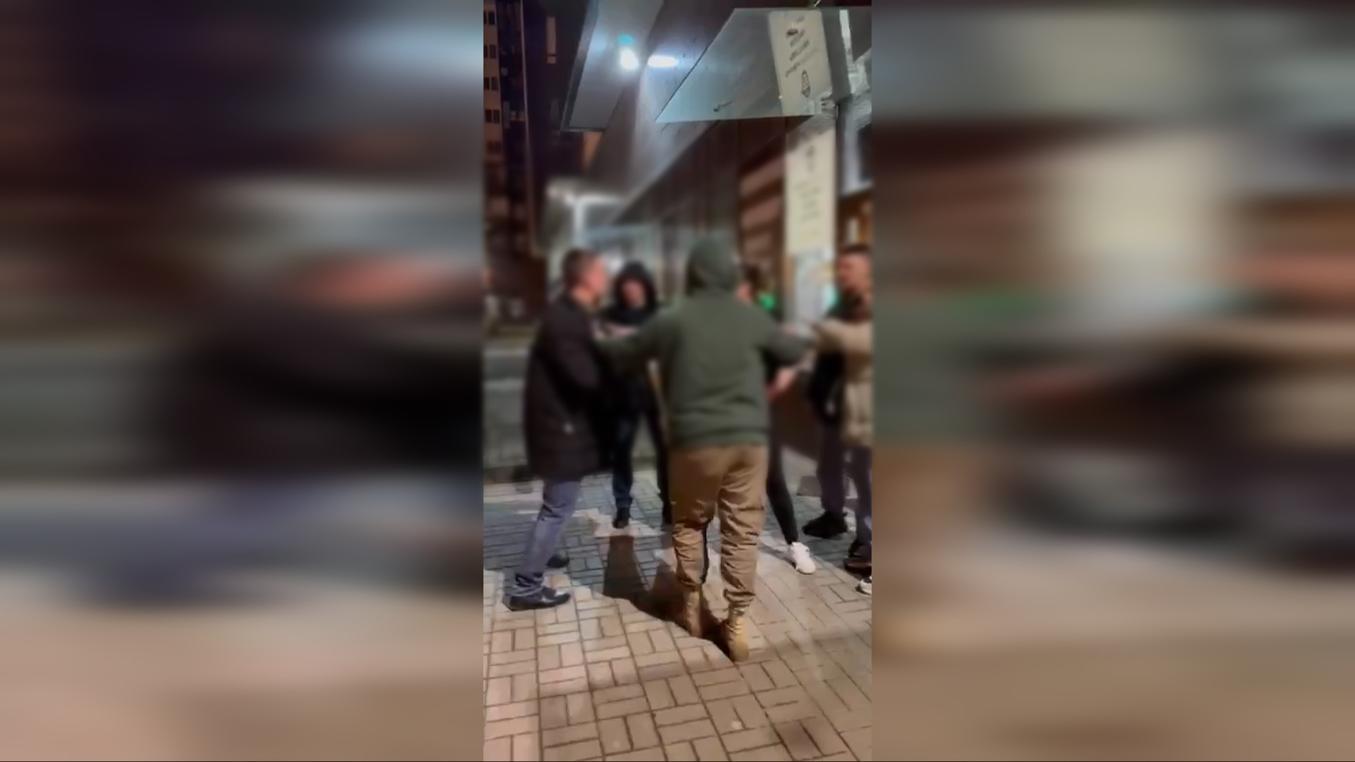 В баре на севере Петербурга забияка во время драки прокусила девушке руку и грозилась связями с силовиками