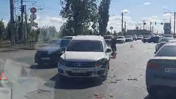 «Там пробки нереальные»: в Волгограде произошло лобовое ДТП на Волжской ГЭС — видео