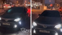 «Уезжайте отсюда!»: новосибирец не дал проехать Toyota Camry по тротуару — видео конфликта