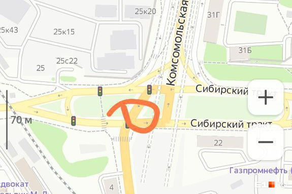 В Екатеринбурге двое водителей жестко подрались прямо на перекрестке, но на этом не успокоились: видео