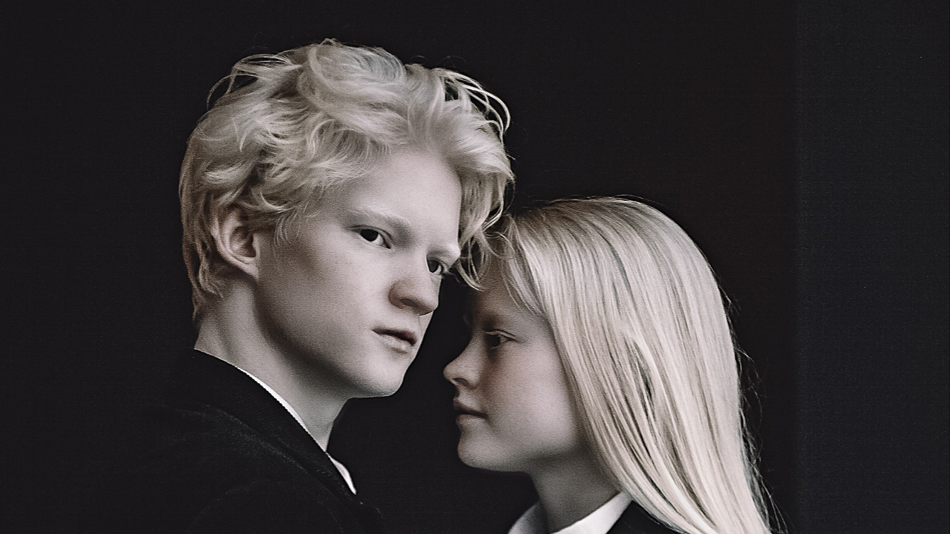 Уникальный случай: брат и сестра родились альбиносами (их красота поражает!)