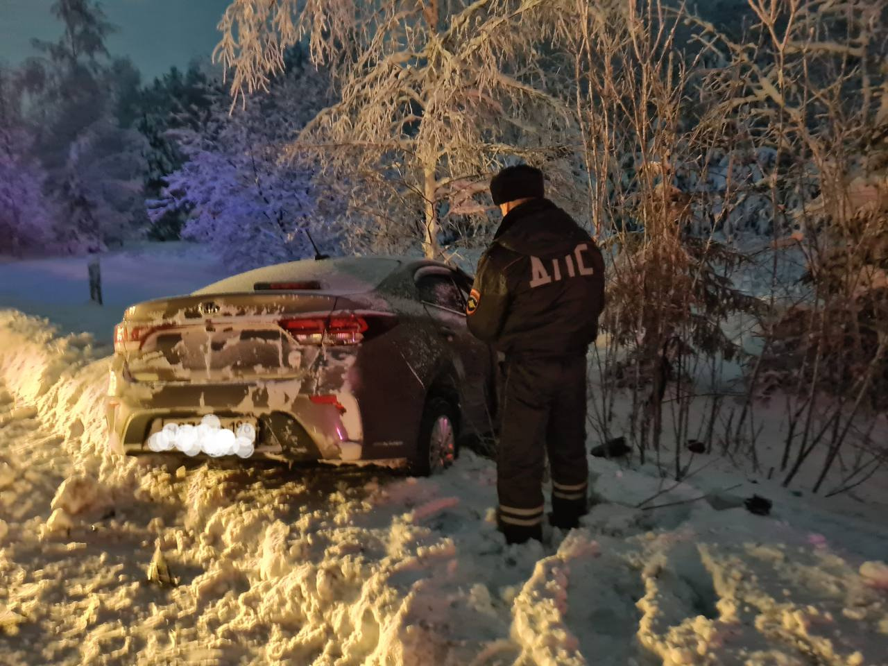 Уралец разогнался на морозе и устроил ДТП. Его жена попала в больницу