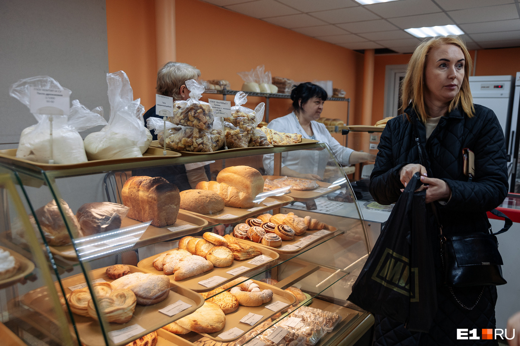 «Корочка хрустящая, как в детстве»: екатеринбуржцы рассказали, где найти тот самый хлеб