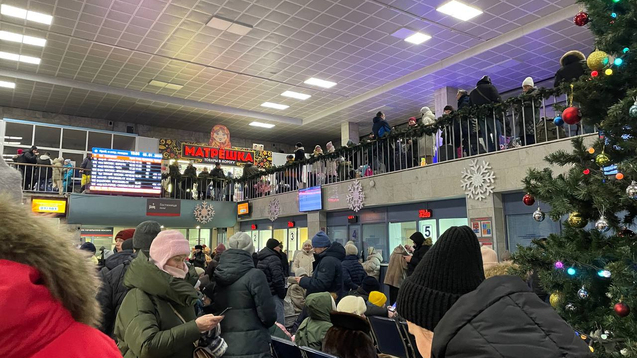 Третий день в Ярославской области продолжаются задержки поездов: отстают на два часа и больше. Онлайн-трансляция
