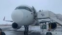 «Сработал датчик возможной неисправности»: самолет «Уральских авиалиний» из Хабаровска застрял в Новосибирске