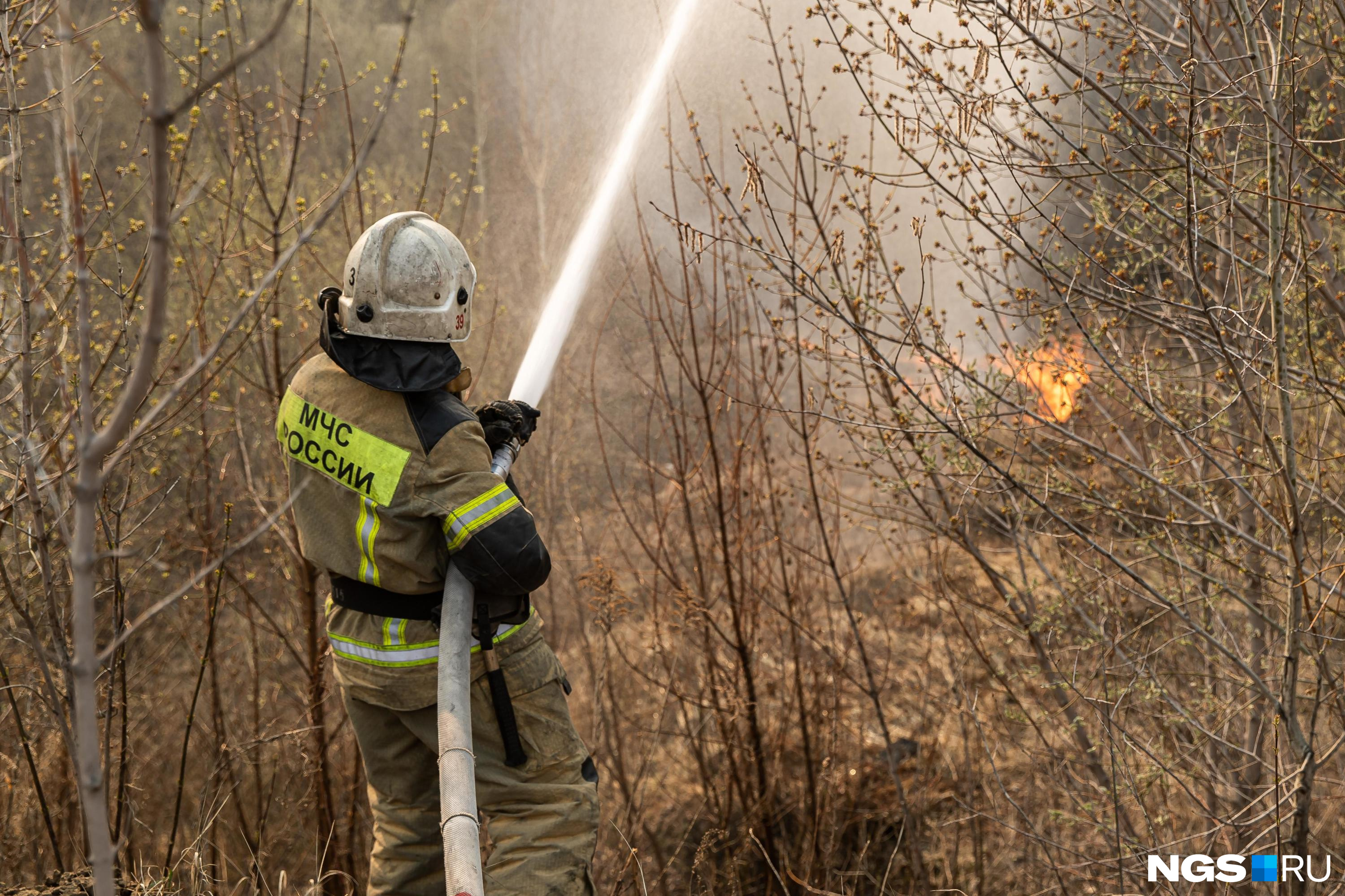 Два лесных пожара разгорелись возле Читы из-за непотушенных костров