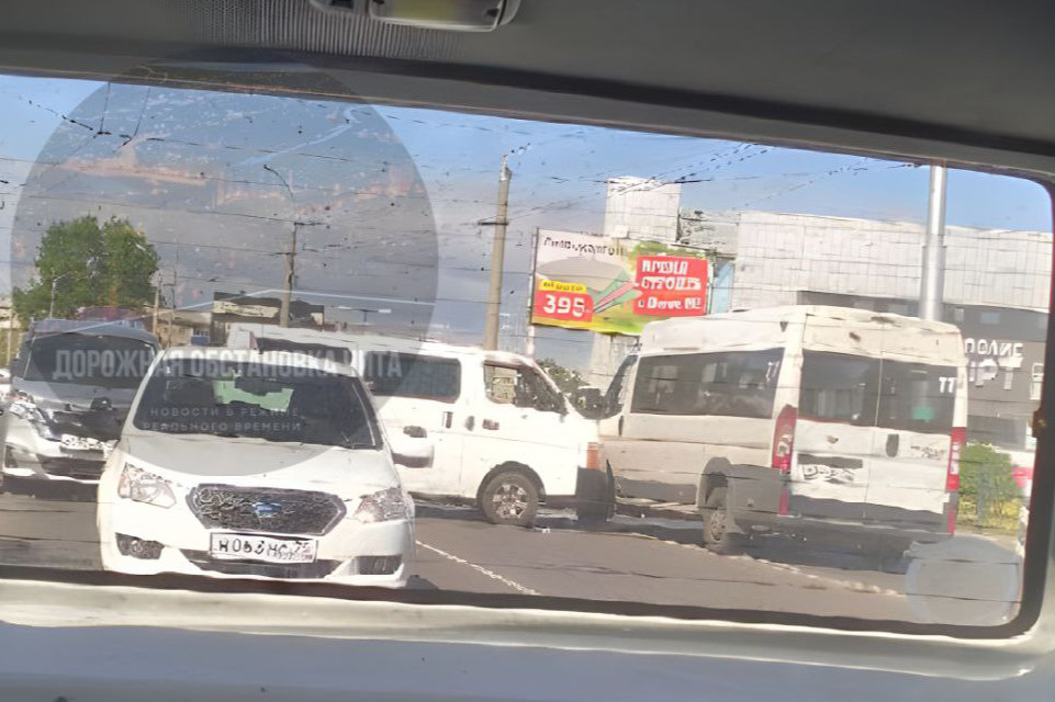 ДТП с маршруткой парализовало дорогу в Чите