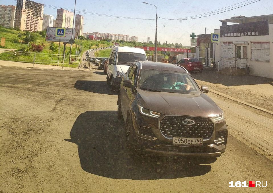 Свое негодование житель выразил в снимках Свое негодование житель выразил в снимках