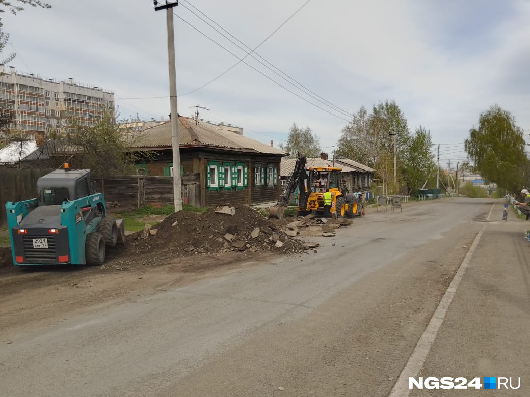 Приговоренную под снос улицу в Николаевке ремонтируют