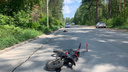 В Новосибирске автомобиль сбил мотоциклиста — в аварии пострадал <nobr class="_">16-летний</nobr> юноша