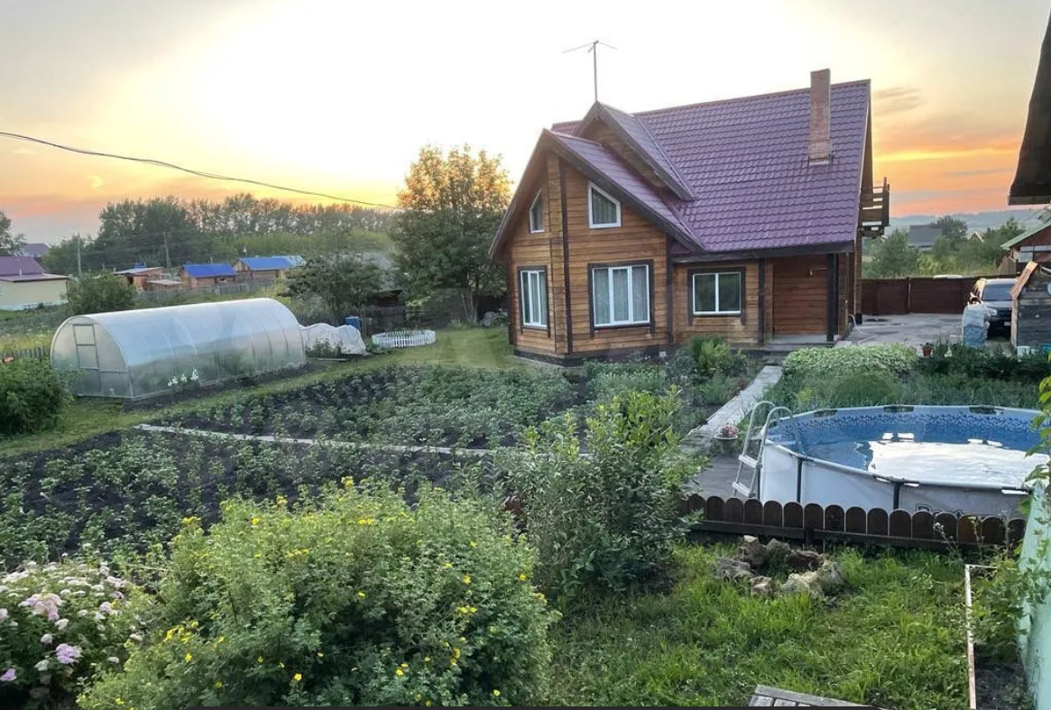 Дом на барже и саженцы сакуры: смотрим на самые дорогие дачи в окрестностях Красноярска. Вдохновляемся