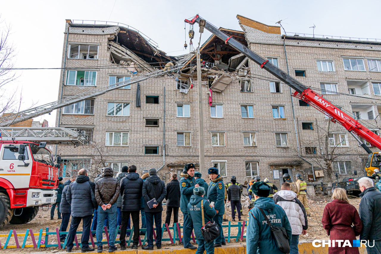 Людей в поврежденный от взрыва газа дом в Чите решили не впускать до проверки МЧС