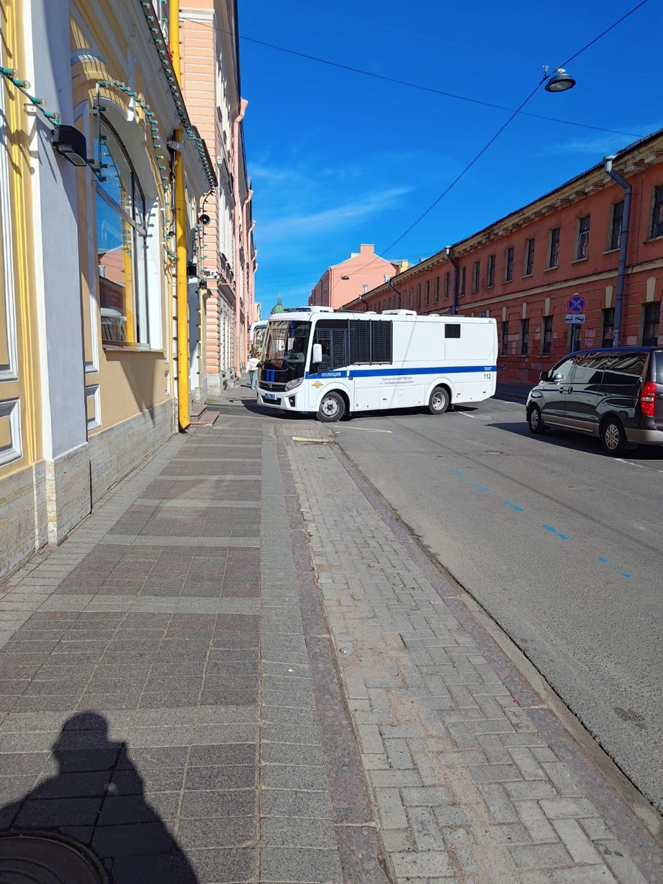 На Апраксин двор пожаловала полиция. Выходы заблокированы