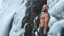 Суровый норвежец побил свой рекорд в смертельном дайвинге, прыгнув в воду с 40,5 метра