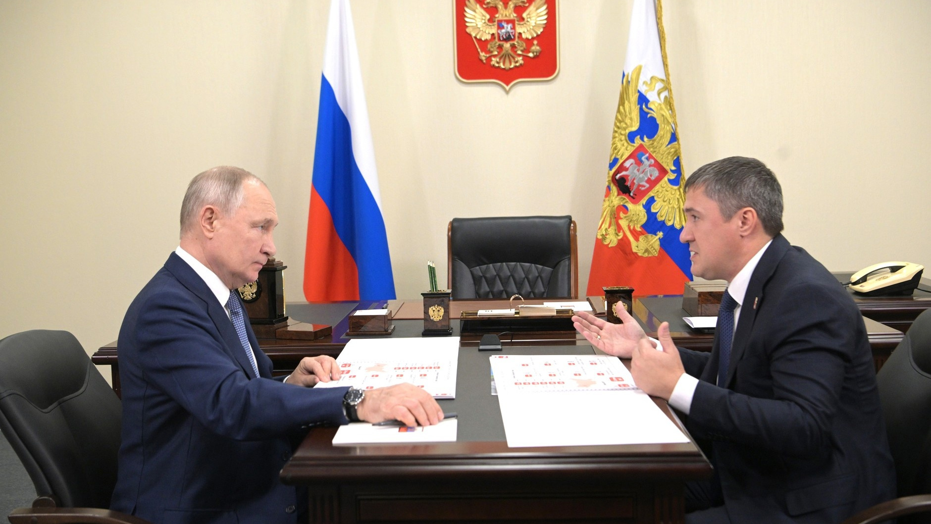 «Наконец-то расселили Березники»: Владимир Путин и Дмитрий Махонин провели рабочую встречу в Перми. Рассказываем, о чем они говорили