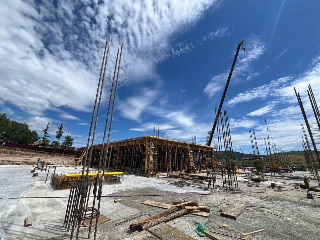 Строители школы в забайкальском Дарасуне пообещали закончить здание за лето