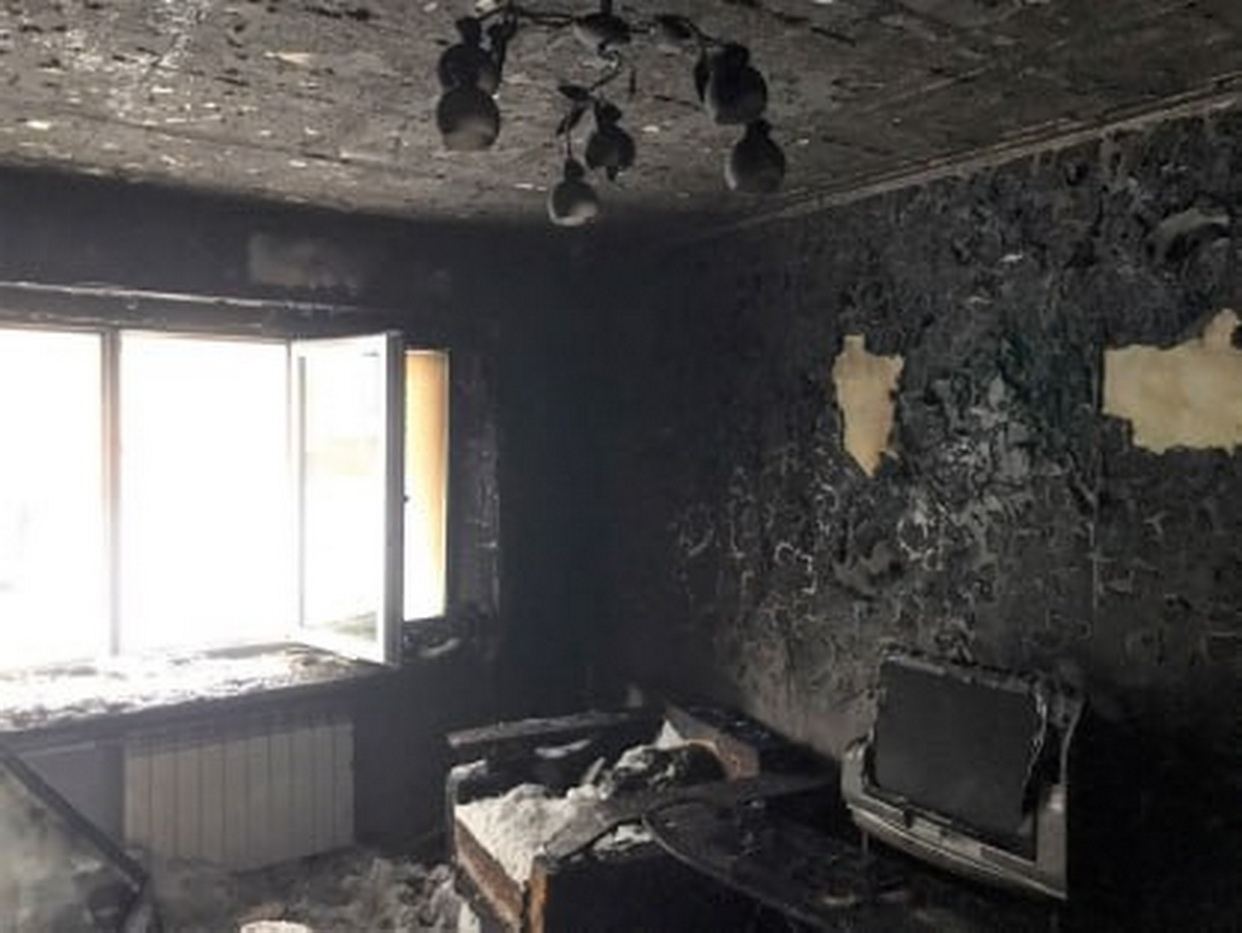 За гибель детей в пожаре на Грунтовой вынесли приговор няне, которая ушла  делать ресницы в Новосибирске - 12 июля 2023 - Фонтанка.Ру