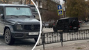 «Бандиты приехали, что ли?»: новосибирцы обозлились на иногородних автохамов на «Мерседесах» — водители закрывают номера