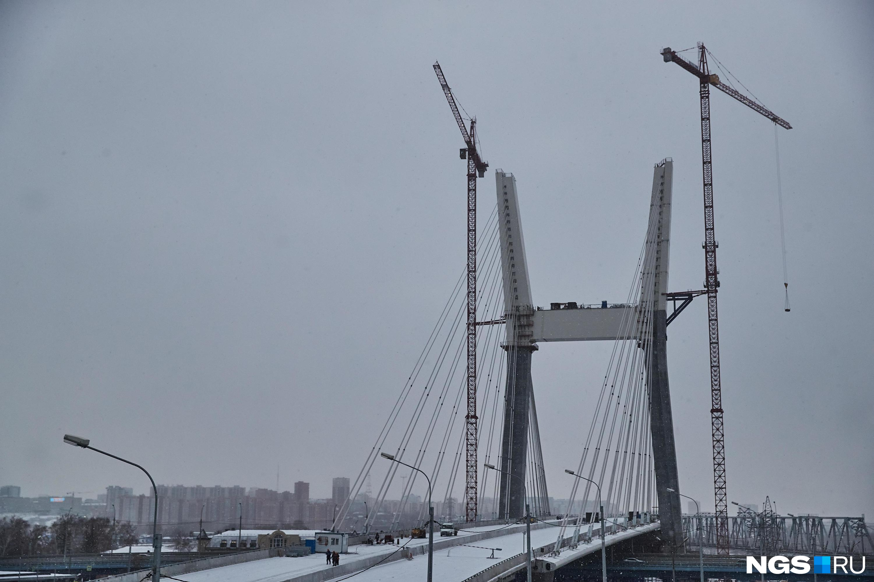 Высота пилона четвертого моста — 114 метров