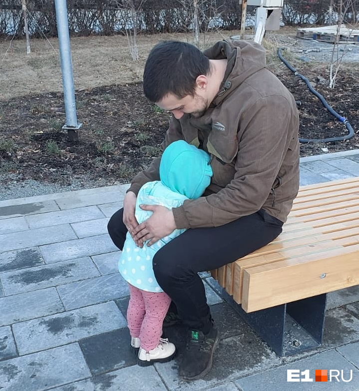 На время больничного бойца отпустили домой к семье На время больничного бойца отпустили домой к семье