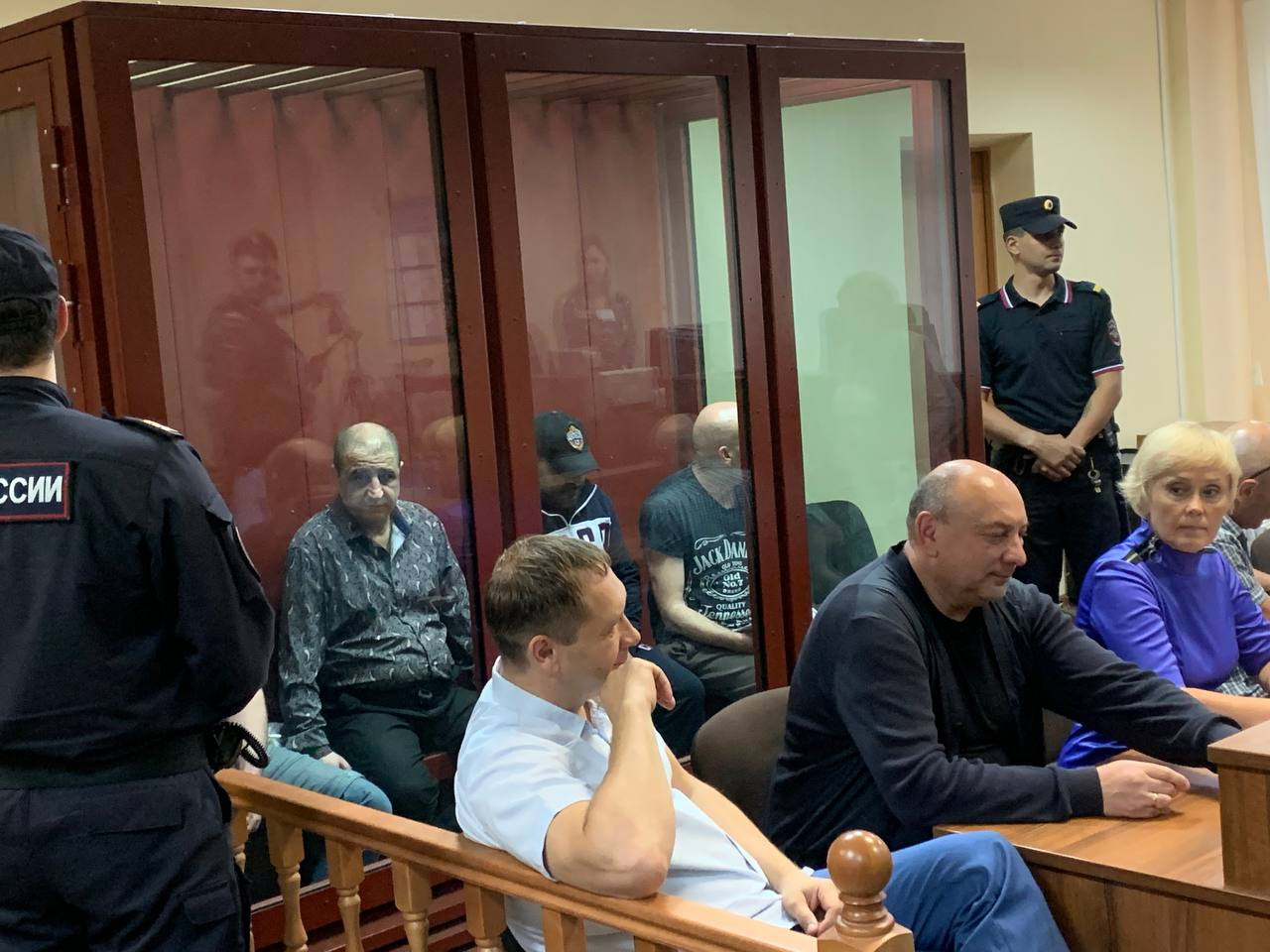 В Екатеринбурге вынесли приговор бутлегерам, погубившим 44 человека