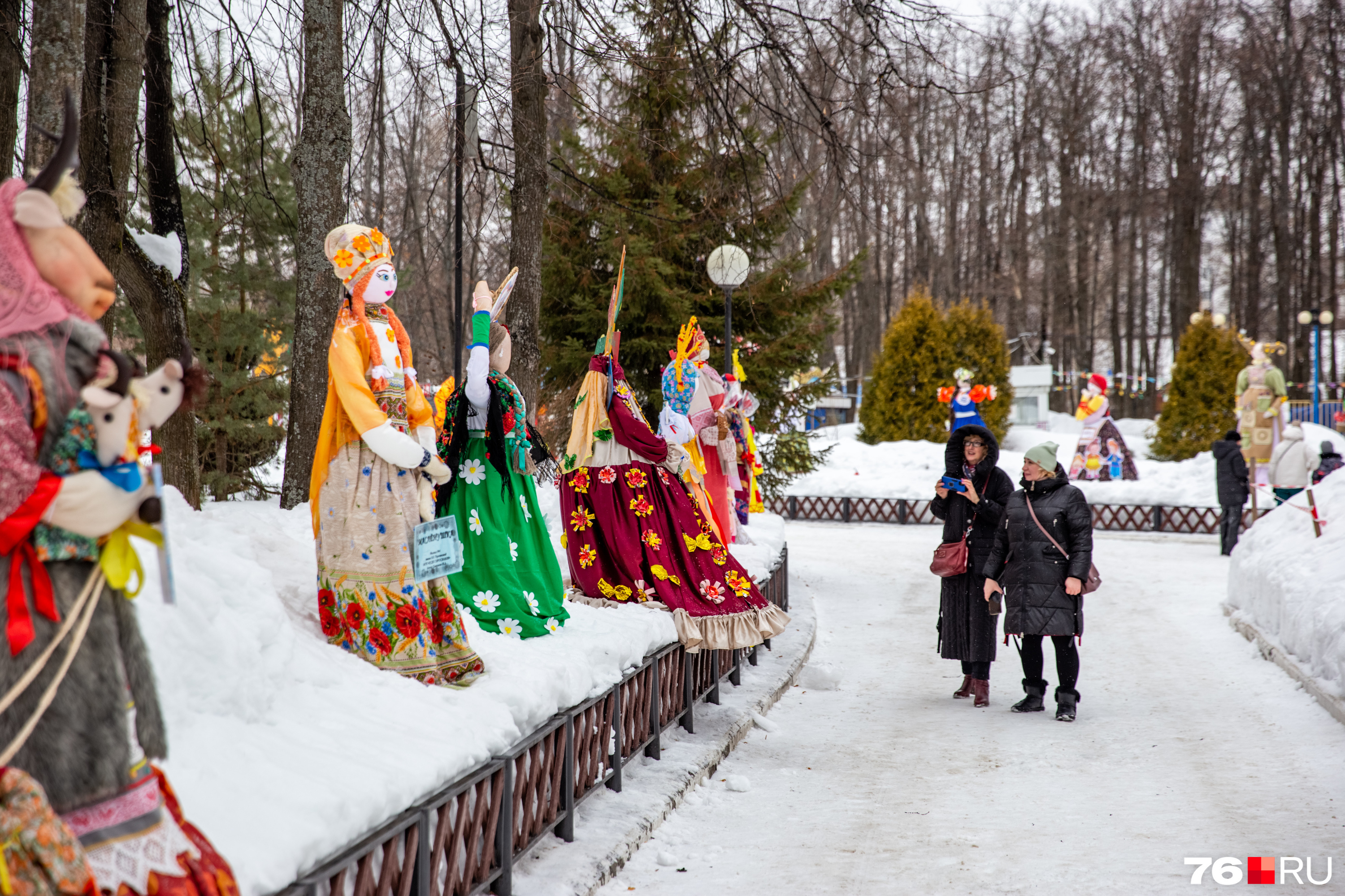 Медведь в платье и многодетная коза: разглядываем масленичных кукол в  Ярославле | 12.03.2024 | Ярославль - БезФормата