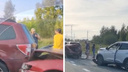 «Водителя зажало в салоне»: пять автомобилей столкнулись на трассе под Новосибирском — видео