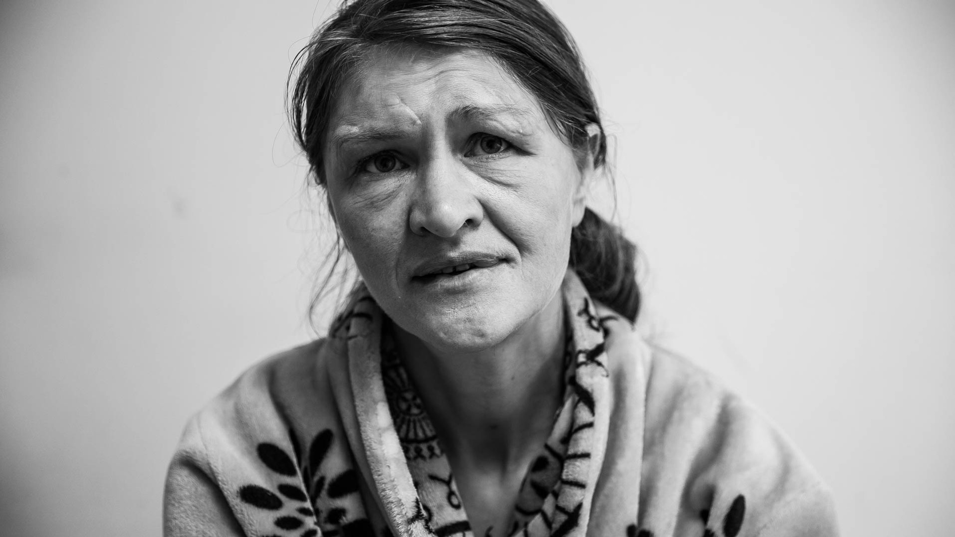 «Хочу в дурдом уехать, чтобы меня не видели». Истории женщин из Тюмени, которые попали в центр для бездомных