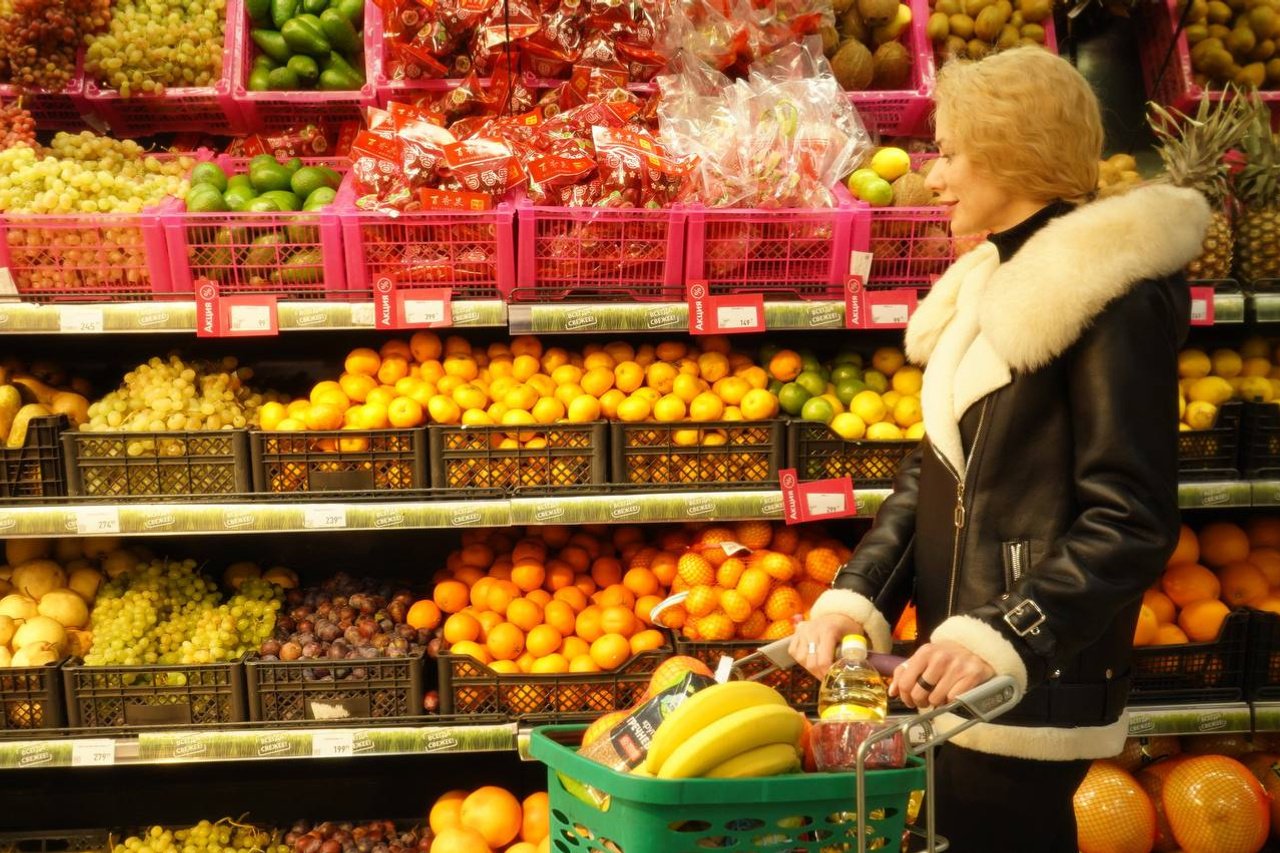 Перед новым годом цены в спортивном магазине