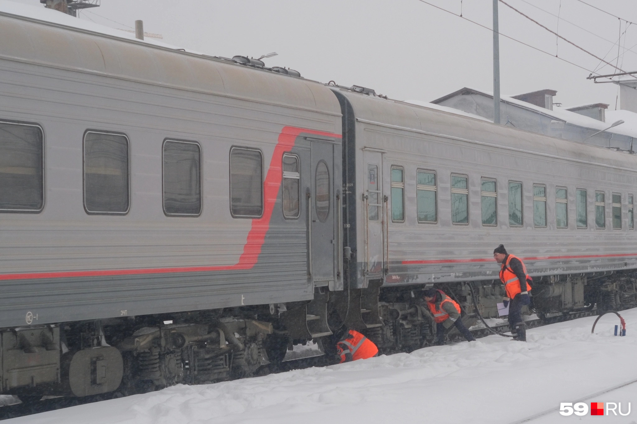 С улыбкой и в прекрасной форме: как выглядят будни проводниц фирменного поезда «Беларусь»