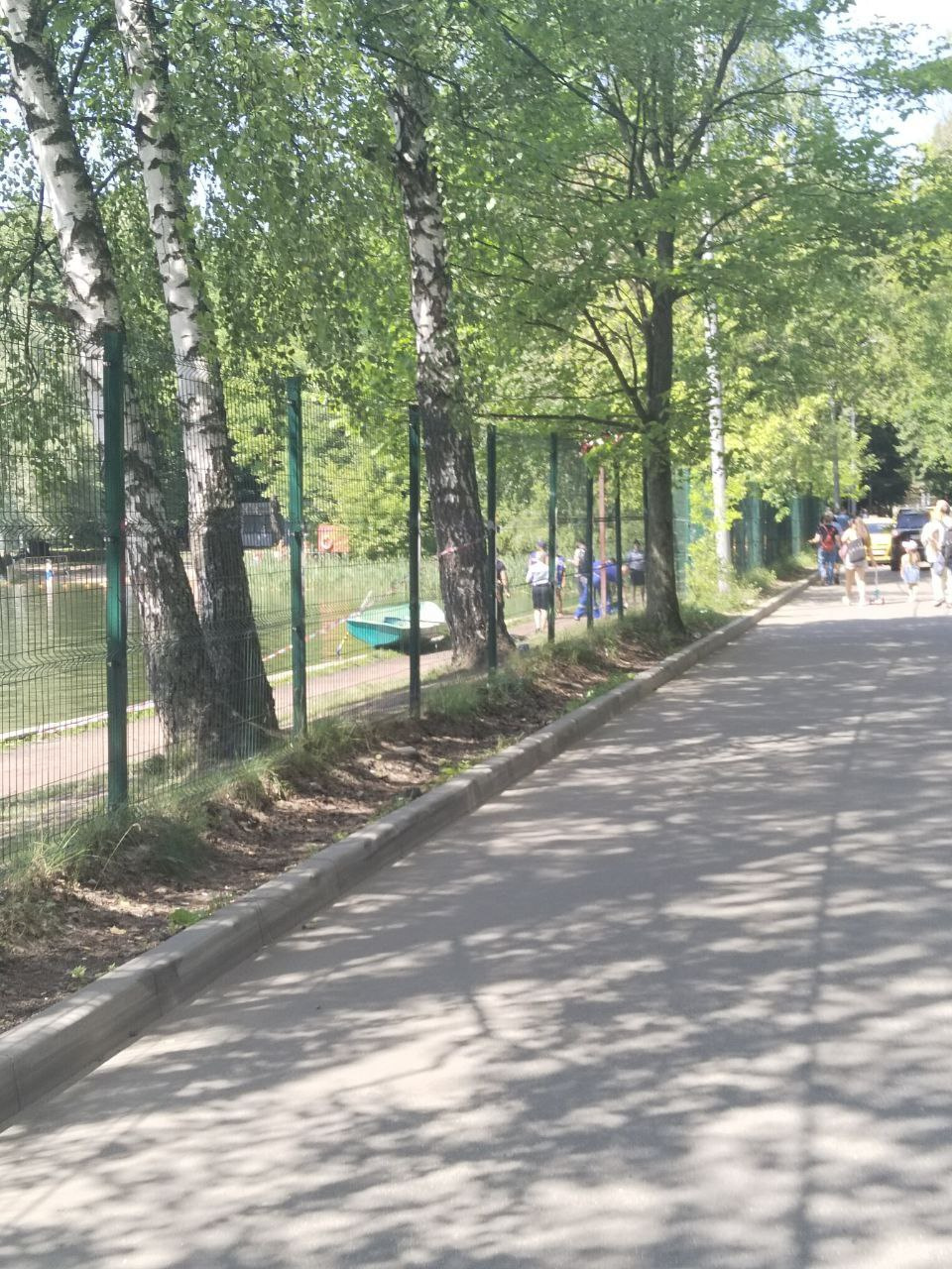 Прохожая позвала на помощь, но парня не успели спасти Прохожая позвала на помощь, но парня не успели спасти