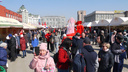 Поставили 21 фуру в центре города: новосибирцы потратили на белорусской ярмарке почти <nobr class="_">8 млн</nobr> за день