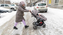 «С санками они бы как поперли!» Новосибирцы отреагировали на эксперимент НГС с коляской и поликлиникой